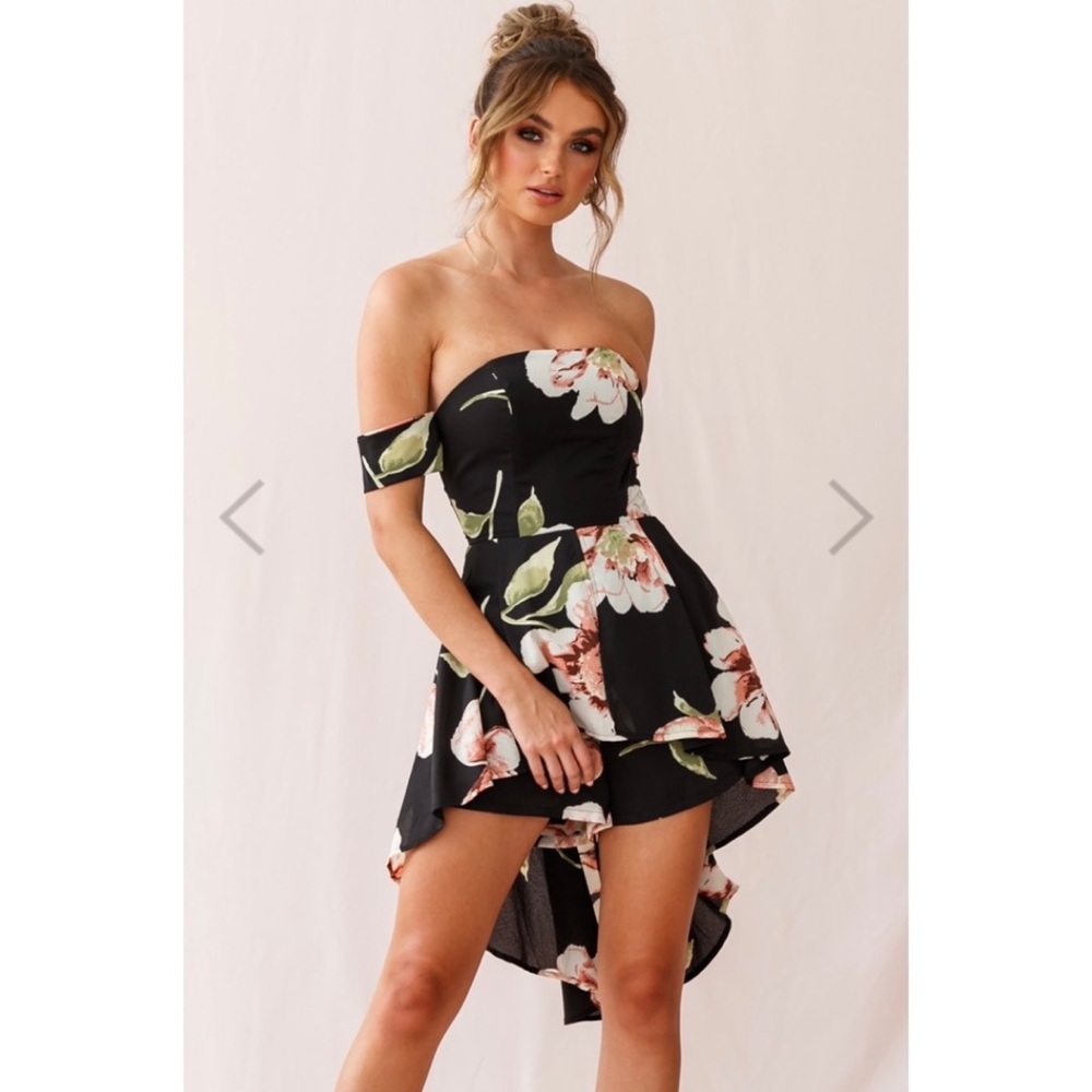 XS Selfie Leslie Floral Romper - Picture 2 of 11